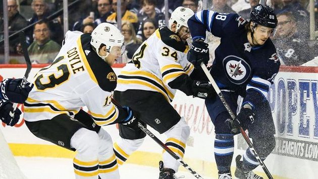 Hokejisté Bostonu prohráli potřetí v řadě Hokejisté Bostonu prohráli potřetí v řadě