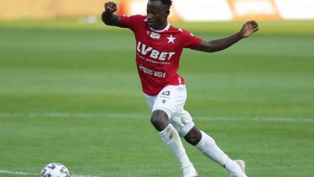 Ghanský útočník Yaw Yeboah na archivním snímku. Ghanský útočník Yaw Yeboah na archivním snímku.