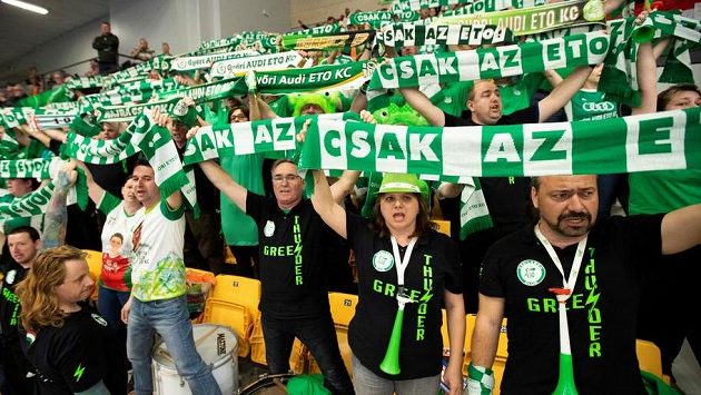 Fanoušci Györu. Fanoušci Györu.