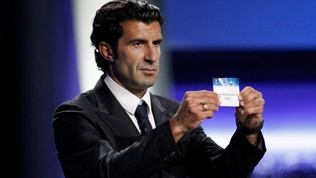 Luís Figo kritizuje volbu prezidenta FIFA, o funkci se ucházet nebude. Luís Figo kritizuje volbu prezidenta FIFA, o funkci se ucházet nebude.