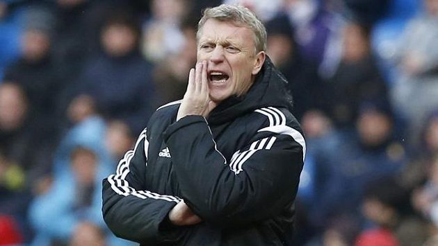 Trenér David Moyes během utkání španělské ligy. Trenér David Moyes během utkání španělské ligy.