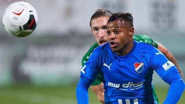 Dyjan Carlos De Azevedo z Baníku Ostrava během utkání 7. kola Fortuna ligy v Příbrami. Dyjan Carlos De Azevedo z Baníku Ostrava během utkání 7. kola Fortuna ligy v Příbrami.
