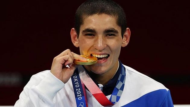 lympijským vítězem v boxu v kategorii do 57 kg se v Tokiu stal Albert Batyrgazijev z Ruska lympijským vítězem v boxu v kategorii do 57 kg se v Tokiu stal Albert Batyrgazijev z Ruska