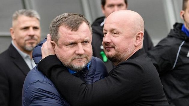 Trenér Viktorie Plzeň Pavel Vrba a ředitel klubu Adolf Šádek. Trenér Viktorie Plzeň Pavel Vrba a ředitel klubu Adolf Šádek.