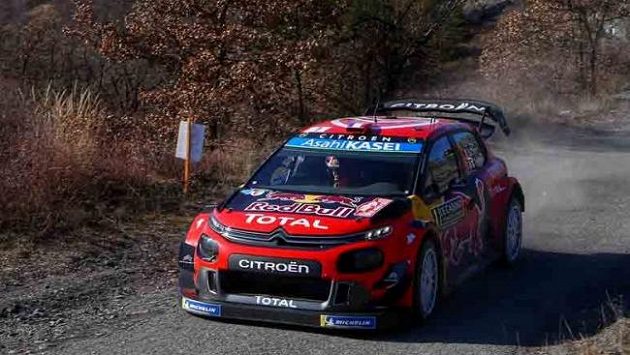 Francouzský pilot Sébastien Ogier na trati Rallye Monte Carlo. Francouzský pilot Sébastien Ogier na trati Rallye Monte Carlo.