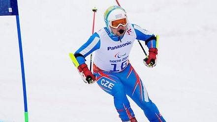 Zrakově handicapovaný lyžař Patrik Hetmer se možná startu na paralympijských hrách v Pekingu nedočká. Zrakově handicapovaný lyžař Patrik Hetmer se možná startu na paralympijských hrách v Pekingu nedočká.