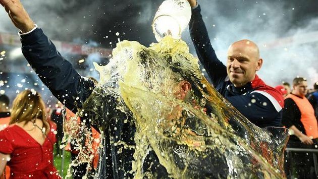 Fotbalisté Unionu Berlín budou hrát poprvé v historii bundesligu. Fotbalisté Unionu Berlín budou hrát poprvé v historii bundesligu.