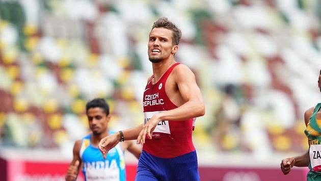 Vít Müller v cíli olympijského rozběhu na 400 m překážek, páté místo znamená těsný postup do semifinále. Vít Müller v cíli olympijského rozběhu na 400 m překážek, páté místo znamená těsný postup do semifinále.