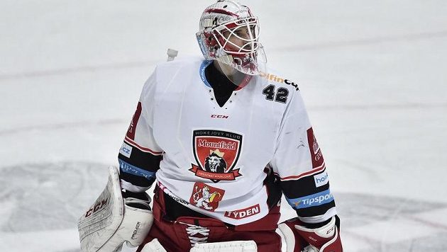 Slovenský brankář Hradce Králové Patrik Rybár patří k extraligovým hvězdám. Slovenský brankář Hradce Králové Patrik Rybár patří k extraligovým hvězdám.