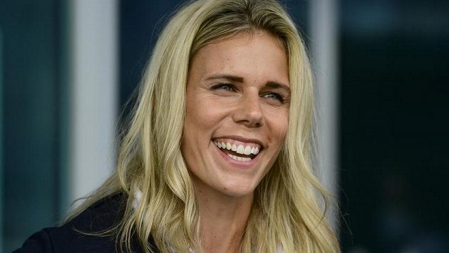 Oštěpařka Nikola Ogrodníková před odletem na olympijské hry v Tokiu. Oštěpařka Nikola Ogrodníková před odletem na olympijské hry v Tokiu.