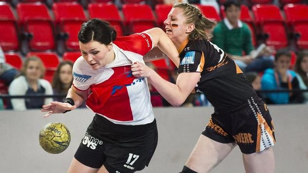 Hana Kutlvašrová (vlevo) ze Slavie a Kateřina Dvořáková z Mostu. Hana Kutlvašrová (vlevo) ze Slavie a Kateřina Dvořáková z Mostu.