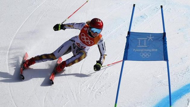 Česká reprezentantka Ester Ledecká si ve 2. kole obřího slalomu ještě polepšila. Česká reprezentantka Ester Ledecká si ve 2. kole obřího slalomu ještě polepšila.