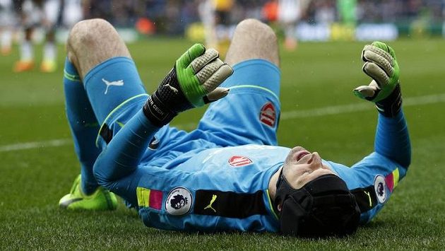 Takhle si Petr Čech zápas nepředstavoval... Takhle si Petr Čech zápas nepředstavoval...