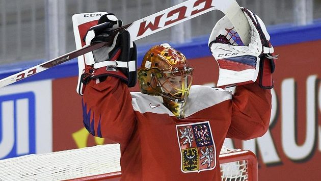 Český brankář David Rittich se raduje z vítězství. Postaví se mezi tři tyče i ve čtvrtfinále proti USA? Český brankář David Rittich se raduje z vítězství. Postaví se mezi tři tyče i ve čtvrtfinále proti USA?