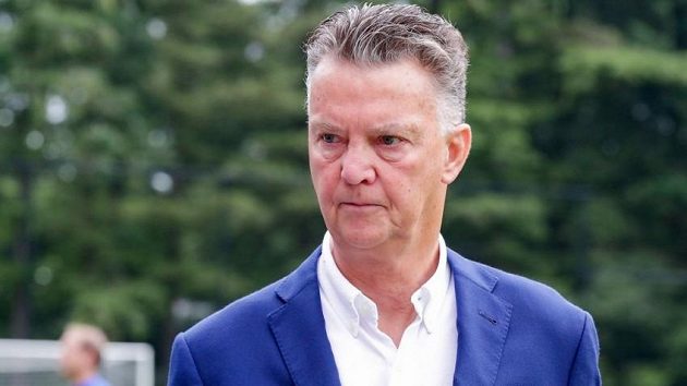 Nizozemskou fotbalovou reprezentaci bude už potřetí trénovat slavný Louis van Gaal. Nizozemskou fotbalovou reprezentaci bude už potřetí trénovat slavný Louis van Gaal.