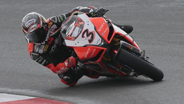 Bývalý mistr světa superbiků Max Biaggi se zranil při havárii na tréninku před víkendovým závodem kategorie supermoto. Bývalý mistr světa superbiků Max Biaggi se zranil při havárii na tréninku před víkendovým závodem kategorie supermoto.