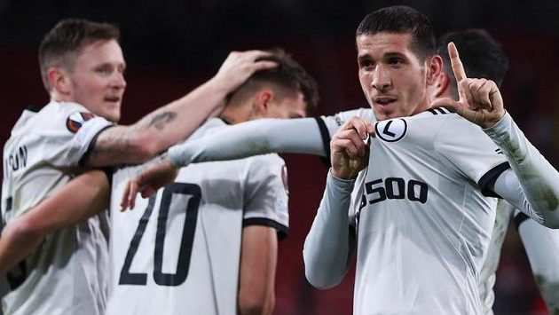 Fotbalisté Legie Varšava se radují z jediné branky utkání Fotbalisté Legie Varšava se radují z jediné branky utkání