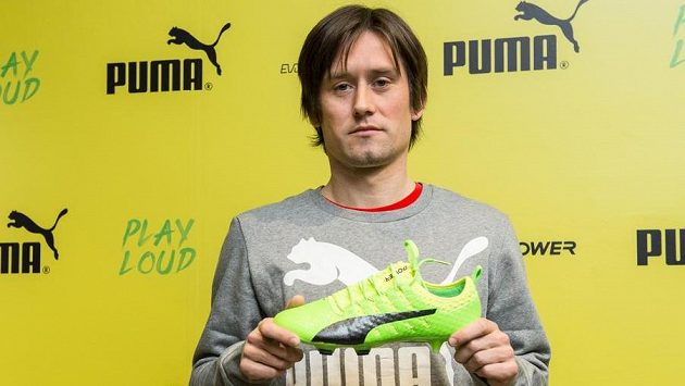 Tomáš Rosický v Praze představil nové kopačky. Tomáš Rosický v Praze představil nové kopačky.