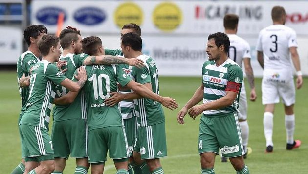 Hráči Bohemians se radují z gólu v Uherském Hradišti. Hráči Bohemians se radují z gólu v Uherském Hradišti.