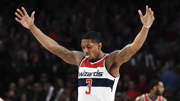Washingtonský Bradley Beal při utkání s Portlandem. Washingtonský Bradley Beal při utkání s Portlandem.