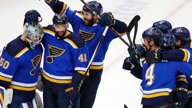 Hokejisté st. Louis se radují z postupu do finále NHL. Hokejisté st. Louis se radují z postupu do finále NHL.