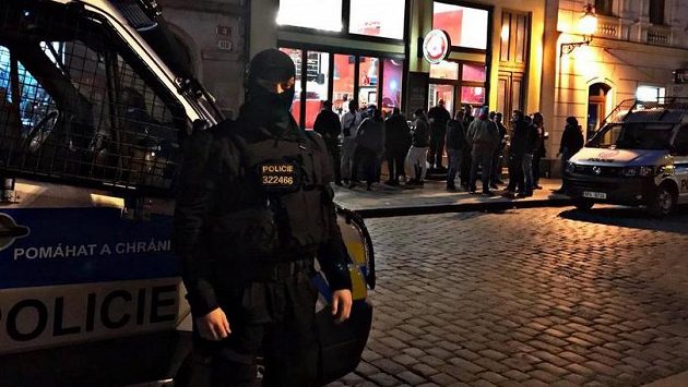 Policisté museli zasahovat proti chorvatským fanouškům Policisté museli zasahovat proti chorvatským fanouškům