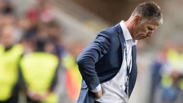 Trenér Jaroslav Šilhavý končí na lavičce Slavie. Trenér Jaroslav Šilhavý končí na lavičce Slavie.