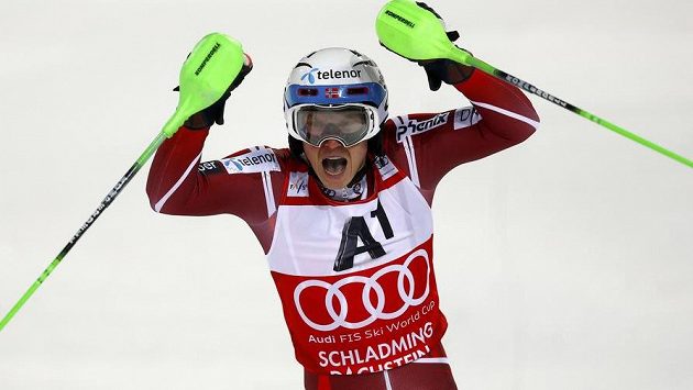 Nor Henrik Kristoffersen slavil ve Schladmingu další triumf ve slalomu SP. Nor Henrik Kristoffersen slavil ve Schladmingu další triumf ve slalomu SP.
