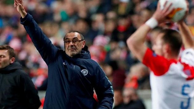 Maurizio Sarri diriguje svůj tým Maurizio Sarri diriguje svůj tým