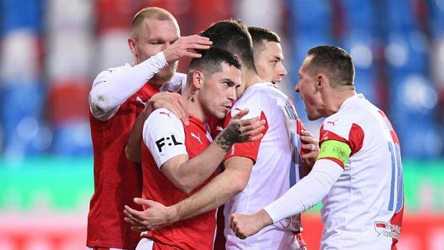 Slavia crushed Opava and increases its lead!  Sparta takes only a point, Slovácko is celebrating again