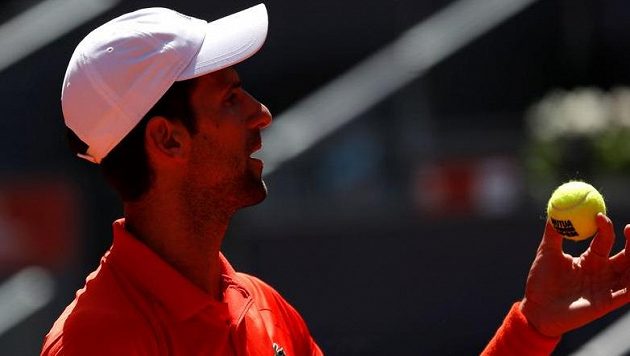 Novak Djokovič si v Madridu zahraje o finále Novak Djokovič si v Madridu zahraje o finále