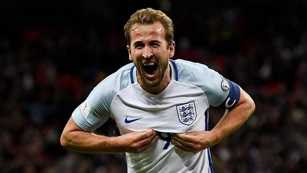 Harry Kane se raduje! Kanonýr Tottenhamu vstřelil jediný gól Anglie v utkání se Slovinskem a domácí tak postupují na MS. Harry Kane se raduje! Kanonýr Tottenhamu vstřelil jediný gól Anglie v utkání se Slovinskem a domácí tak postupují na MS.