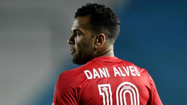 Obránce Dani Alves se po téměř dvou letech vrací do brazilské reprezentace Obránce Dani Alves se po téměř dvou letech vrací do brazilské reprezentace