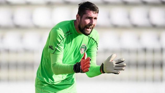 Brankář Žižkova Karel Hrubeš zazářil. Brankář Žižkova Karel Hrubeš zazářil.