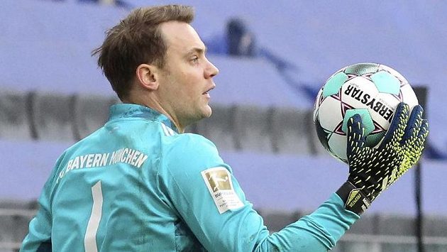Brankář Manuel Neuer musí Bayern podržet v hektickém období. Brankář Manuel Neuer musí Bayern podržet v hektickém období.
