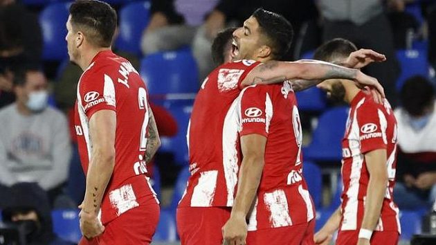 Fotbalisté Atlétika Madrid se radují z branky Fotbalisté Atlétika Madrid se radují z branky