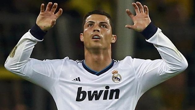 Cristiano Ronaldo z Realu Madrid jásá poté, co v závěru první půle semifinálové bitvy Ligy mistrů v Dortmundu vyrovnal na 1:1. Cristiano Ronaldo z Realu Madrid jásá poté, co v závěru první půle semifinálové bitvy Ligy mistrů v Dortmundu vyrovnal na 1:1.