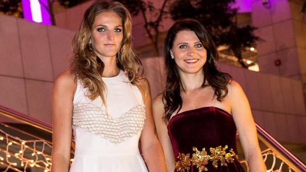 Tenistky Karolína Plíšková (vlevo) a Lucie Šafářová v Hotelu Hilton v Praze. Tenistky Karolína Plíšková (vlevo) a Lucie Šafářová v Hotelu Hilton v Praze.