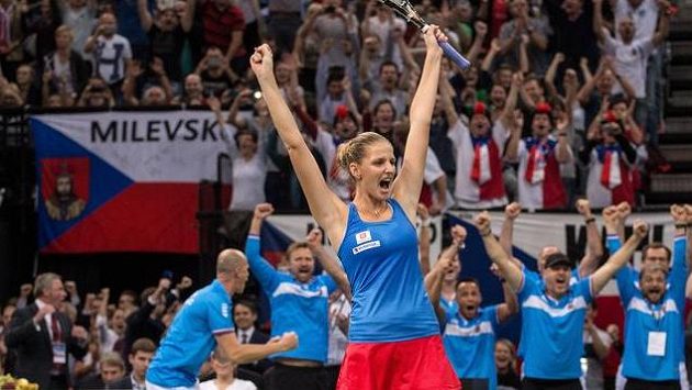 Takhle Karolína Plíšková jásala po proměněném mečbolu v rozhodující čtyřhře finále Fed Cupu s Ruskami. Takhle Karolína Plíšková jásala po proměněném mečbolu v rozhodující čtyřhře finále Fed Cupu s Ruskami.