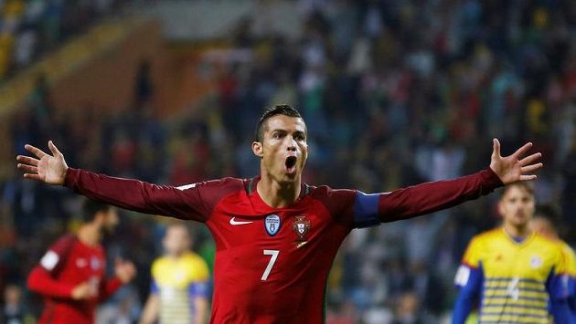 Portugalec Cristiano Ronaldo slaví jeden z gólů proti Andoře. Portugalec Cristiano Ronaldo slaví jeden z gólů proti Andoře.