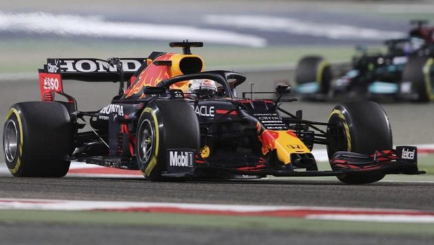 Nizozemský pilot Max Verstappen ze stáje Red Bull při Velké ceně Bahrajnu v Sáchiru. Nizozemský pilot Max Verstappen ze stáje Red Bull při Velké ceně Bahrajnu v Sáchiru.