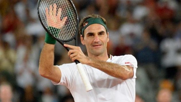 Roger Federer zdraví fanoušky Roger Federer zdraví fanoušky