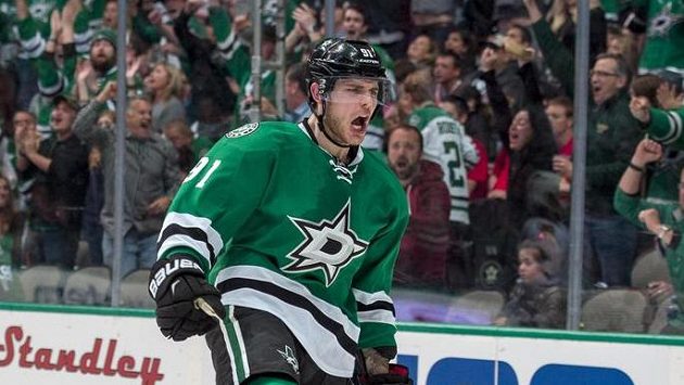 Útočník Dallasu Tyler Seguin si poranil achilovku. Útočník Dallasu Tyler Seguin si poranil achilovku.