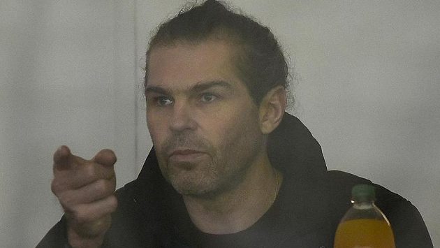 Zápas Kladno - Karlovy Vary v hledišti sledoval útočník a majitel Rytířů Jaromír Jágr. Radost z výsledku ale neměl. Zápas Kladno - Karlovy Vary v hledišti sledoval útočník a majitel Rytířů Jaromír Jágr. Radost z výsledku ale neměl.