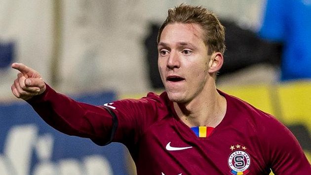 Lukáš Juliš ze Sparty se raduje z gólu v Teplicích. Lukáš Juliš ze Sparty se raduje z gólu v Teplicích.