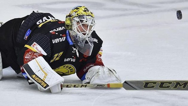 Brankář Litvínova Jaroslav Janus. Brankář Litvínova Jaroslav Janus.