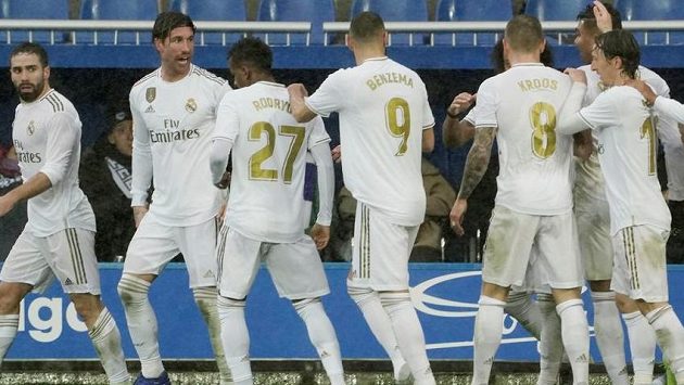 Fotbalisté Realu se radují z branky Fotbalisté Realu se radují z branky