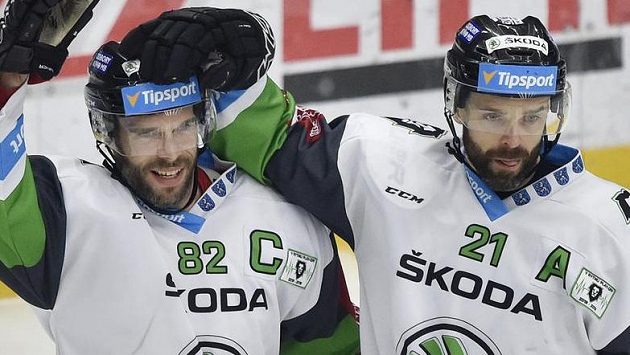 Autor prvního gólu Michal Vondrka (vlevo) a Jakub Klepiš z Mladé Boleslavi se radují. Autor prvního gólu Michal Vondrka (vlevo) a Jakub Klepiš z Mladé Boleslavi se radují.