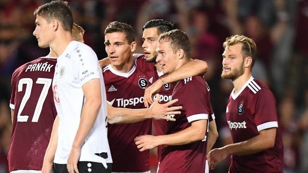 Radost fotbalistů Sparty. Radost fotbalistů Sparty.