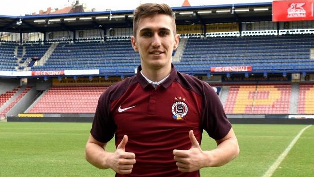 Rumunský obránce Bogdan Vatajelu je novou posilou Sparty. Rumunský obránce Bogdan Vatajelu je novou posilou Sparty.